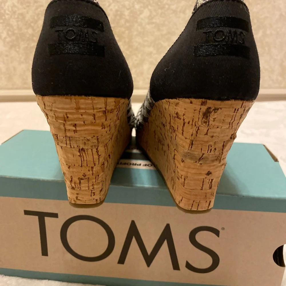 TOMS Black and White Zigzag Cork Wedges